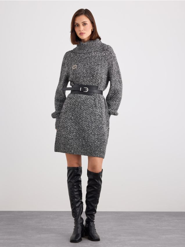 Rochie mini tip pulover cu guler tip golf