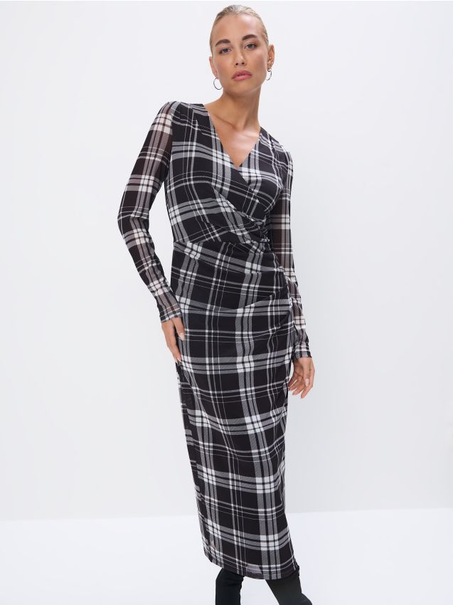 Rochie midi în pătrățele