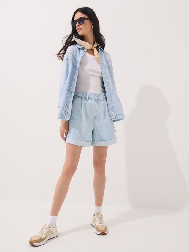 Pantaloni scurți de blugi