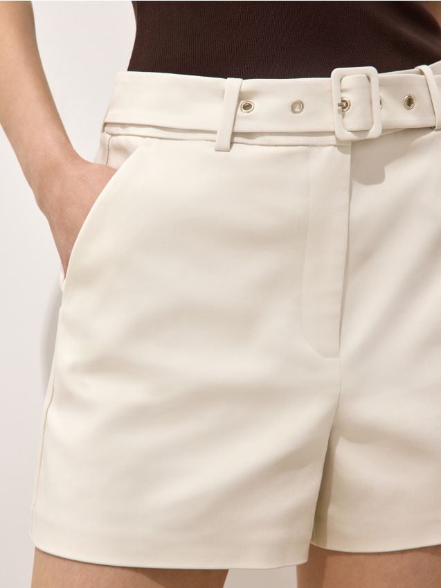 Mohito - Шорти с колан - кремaво
