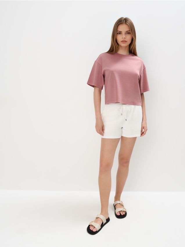 Pantaloni scurți legați în talie