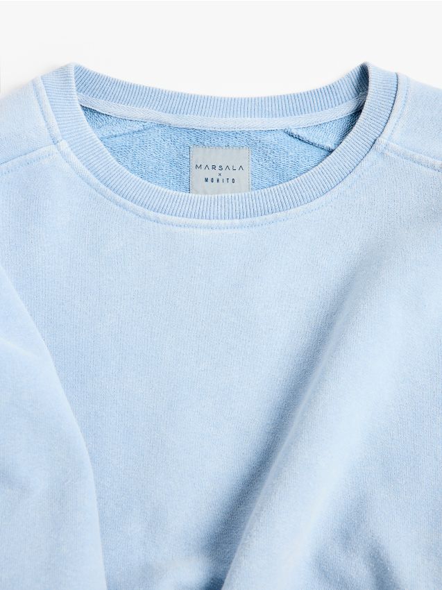 Błękitna bluza oversize