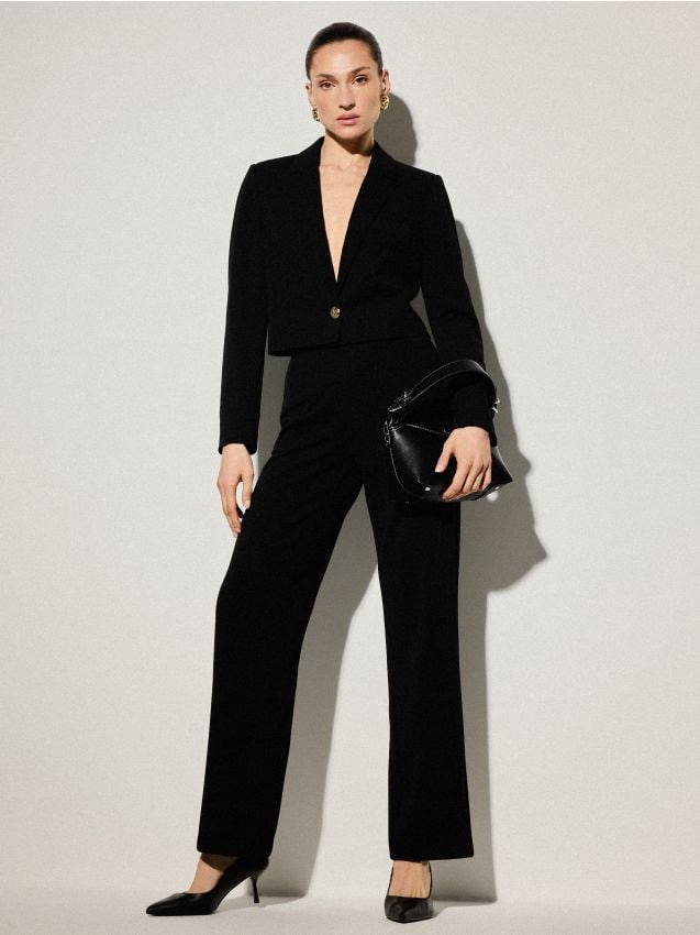 Pantaloni cu croi larg