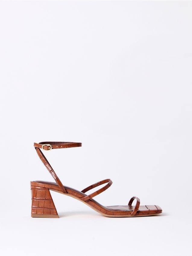Sandale cu toc drept