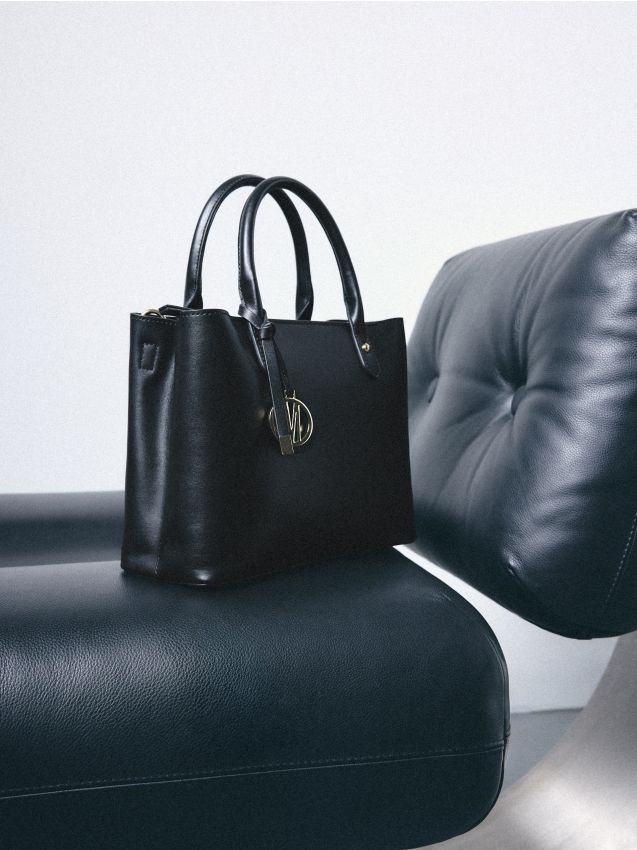 Beżowa torebka crossbody Kolor beżowy - MOHITO - 0900M-80X