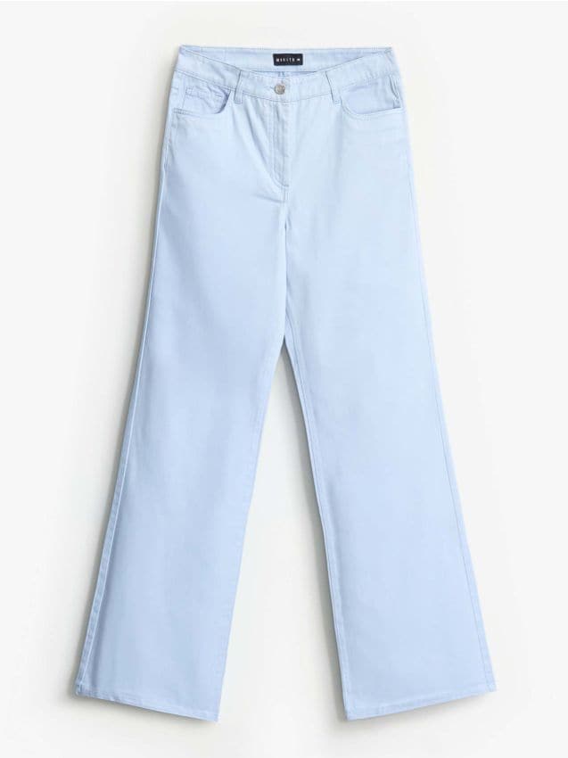 Pantaloni flare