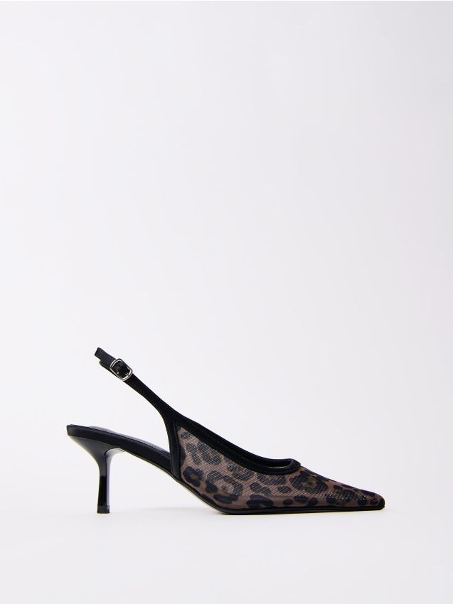 Pantofi cu toc înalt