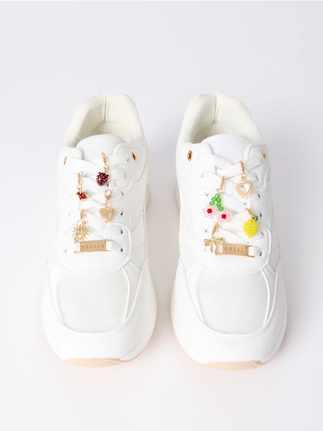 Insigne pentru papuci