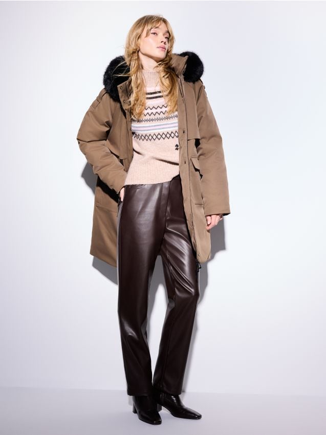 Pantaloni din piele ecologică