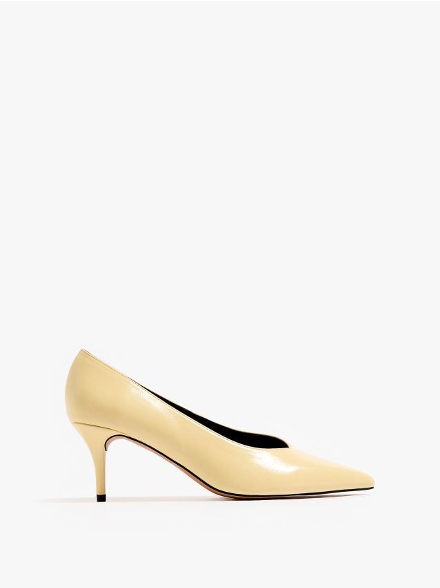 Pantofi cu toc înalt