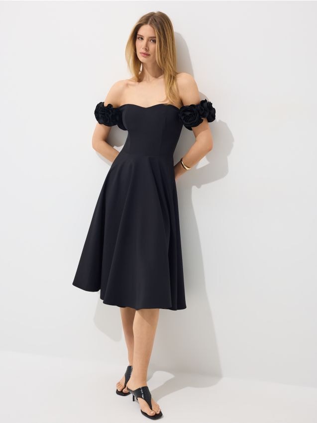 Rochie midi cu umerii goi