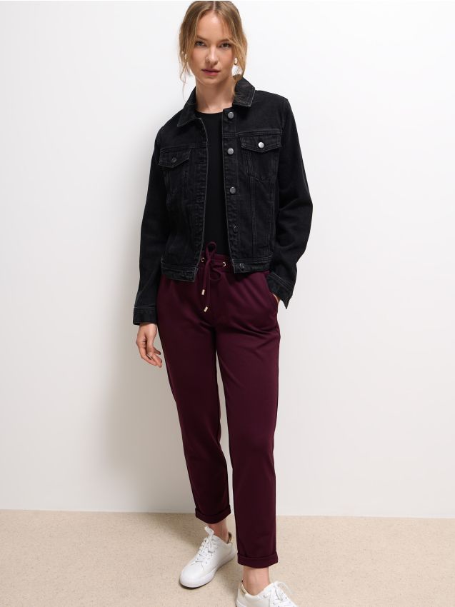 Pantaloni jogger