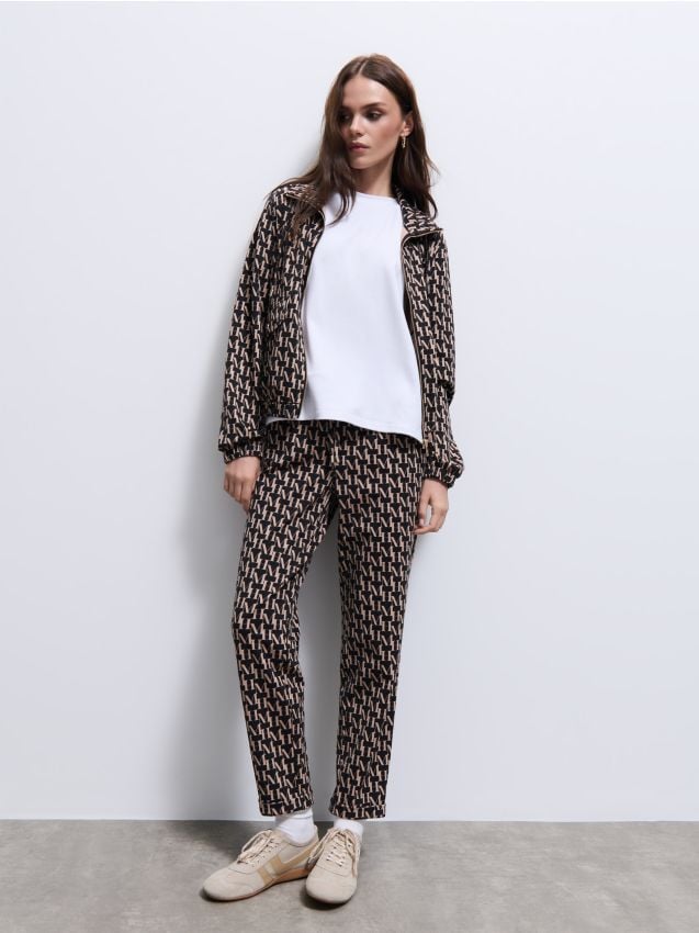 Pantaloni sport