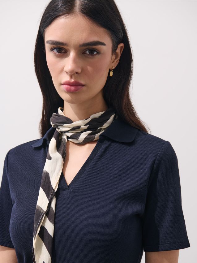 Εμπριμέ μαντήλι