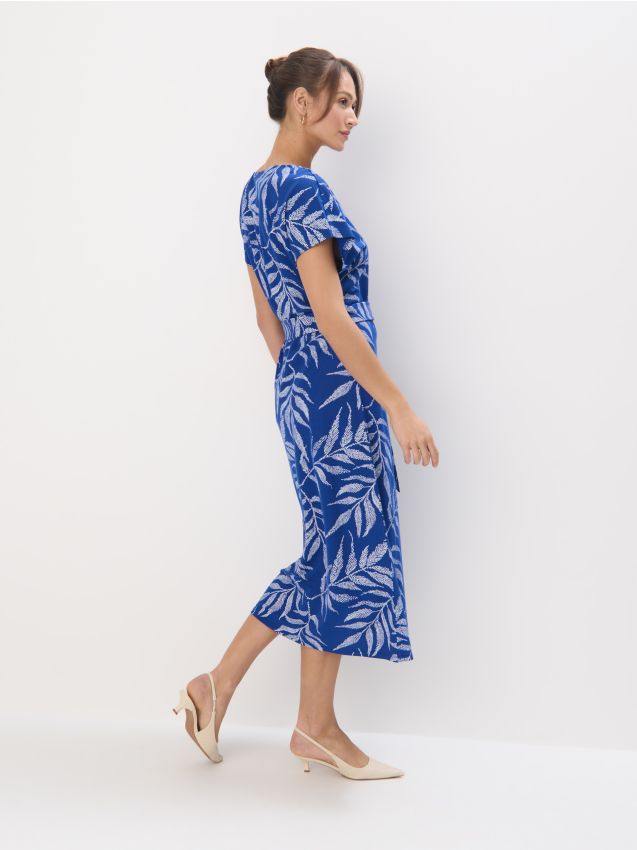 Rochie midi cu mânecă scurtă