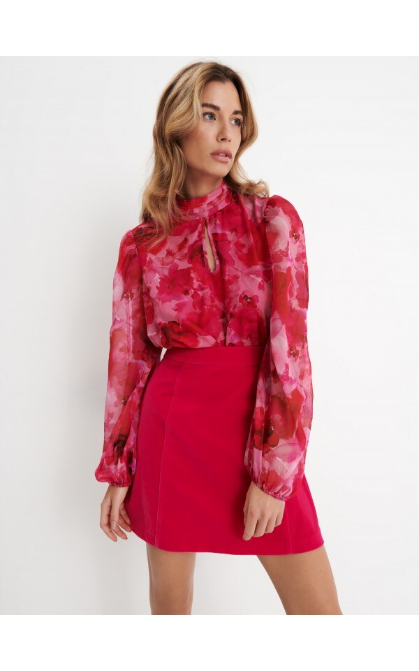 Bluse mit Blumenprint und Bindeschleife in Rot | Jardin by Birds of Love main image 0